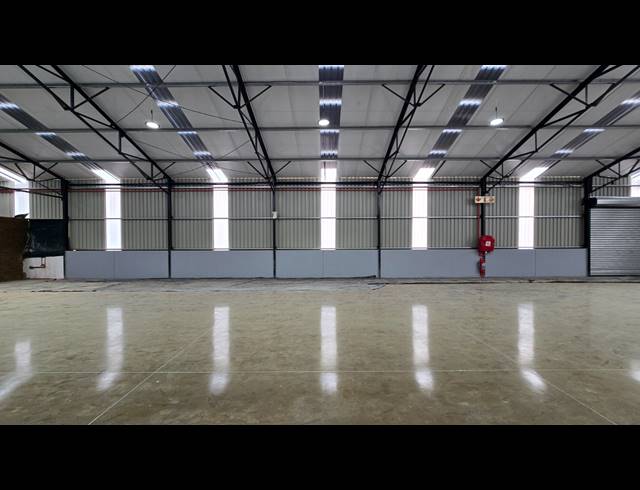 750M² WAREHOUSE TO LET IN EASTLEIGH